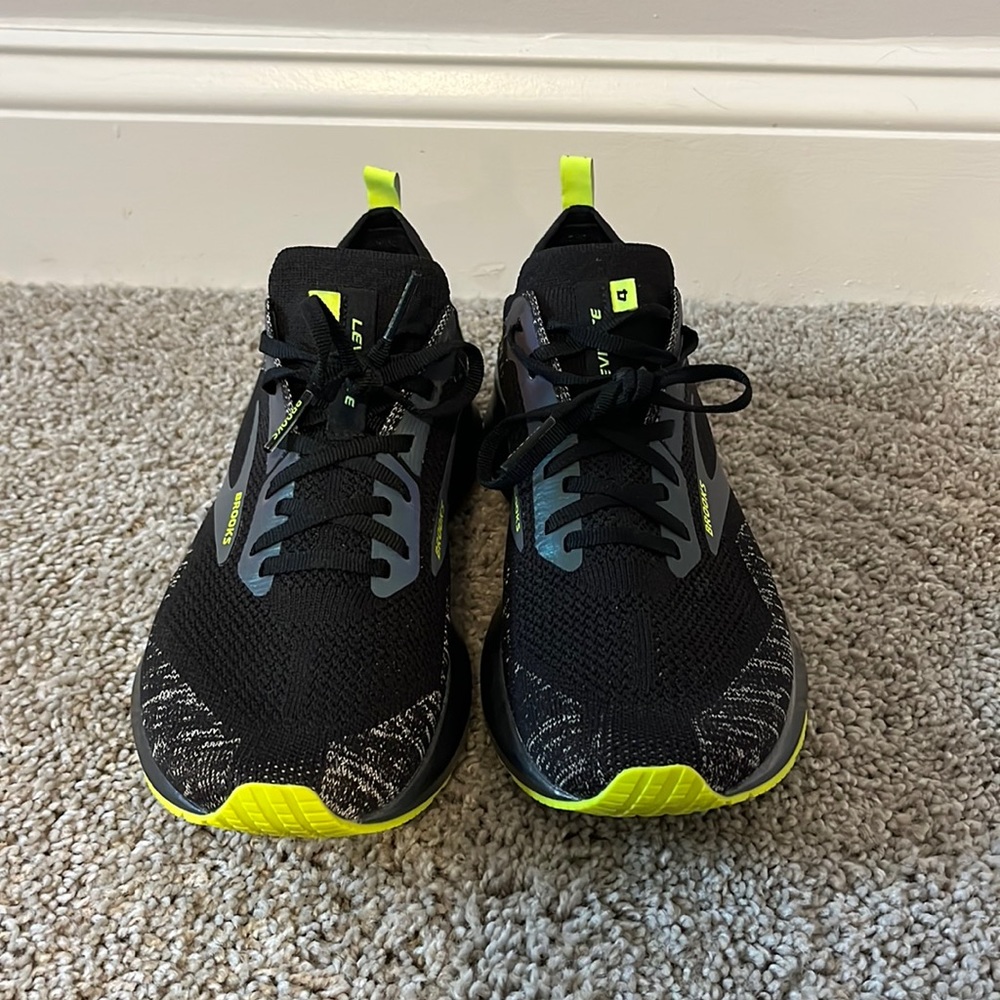 Brooks Elevate 4 running shoe